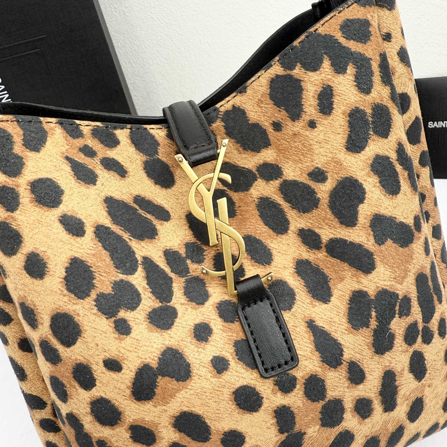 165NSL120BDE Stylish bag