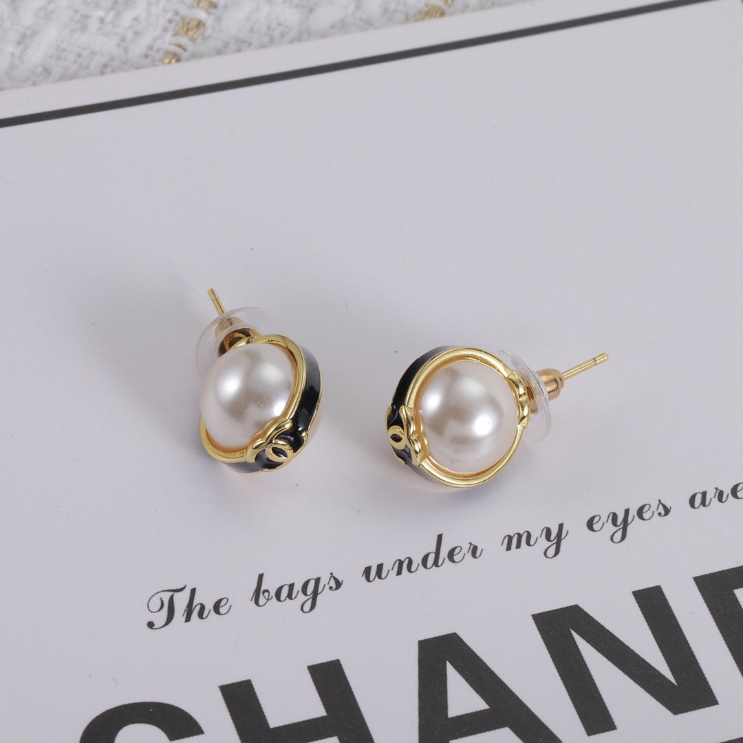14C369EDE Stylish Earrings