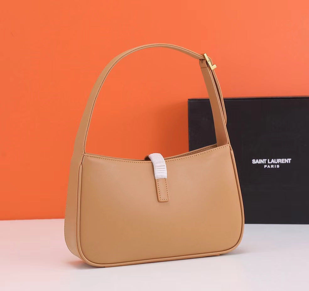 4XSL29BDE Stylish leather bag 