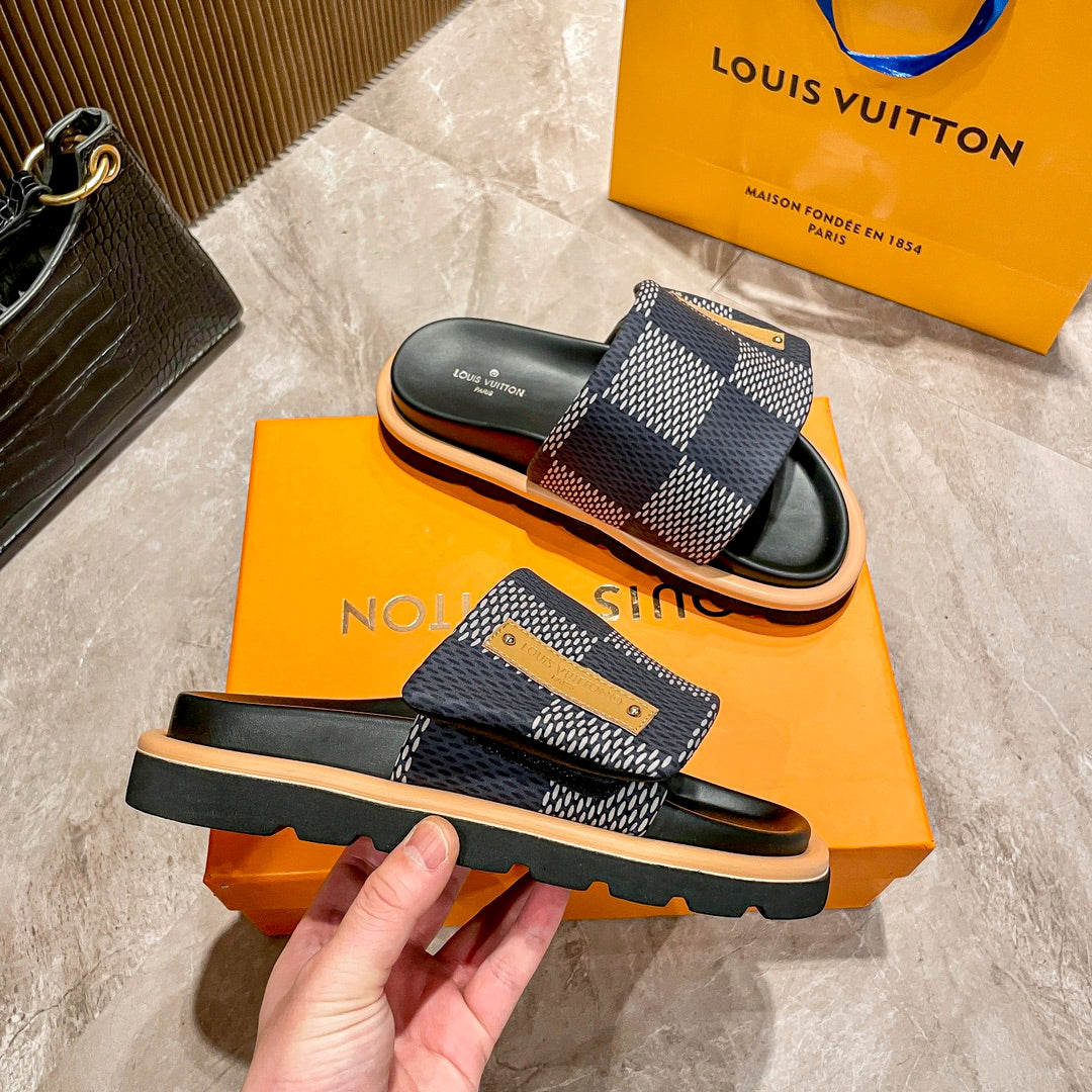 14E211ZDE Stylish Slippers