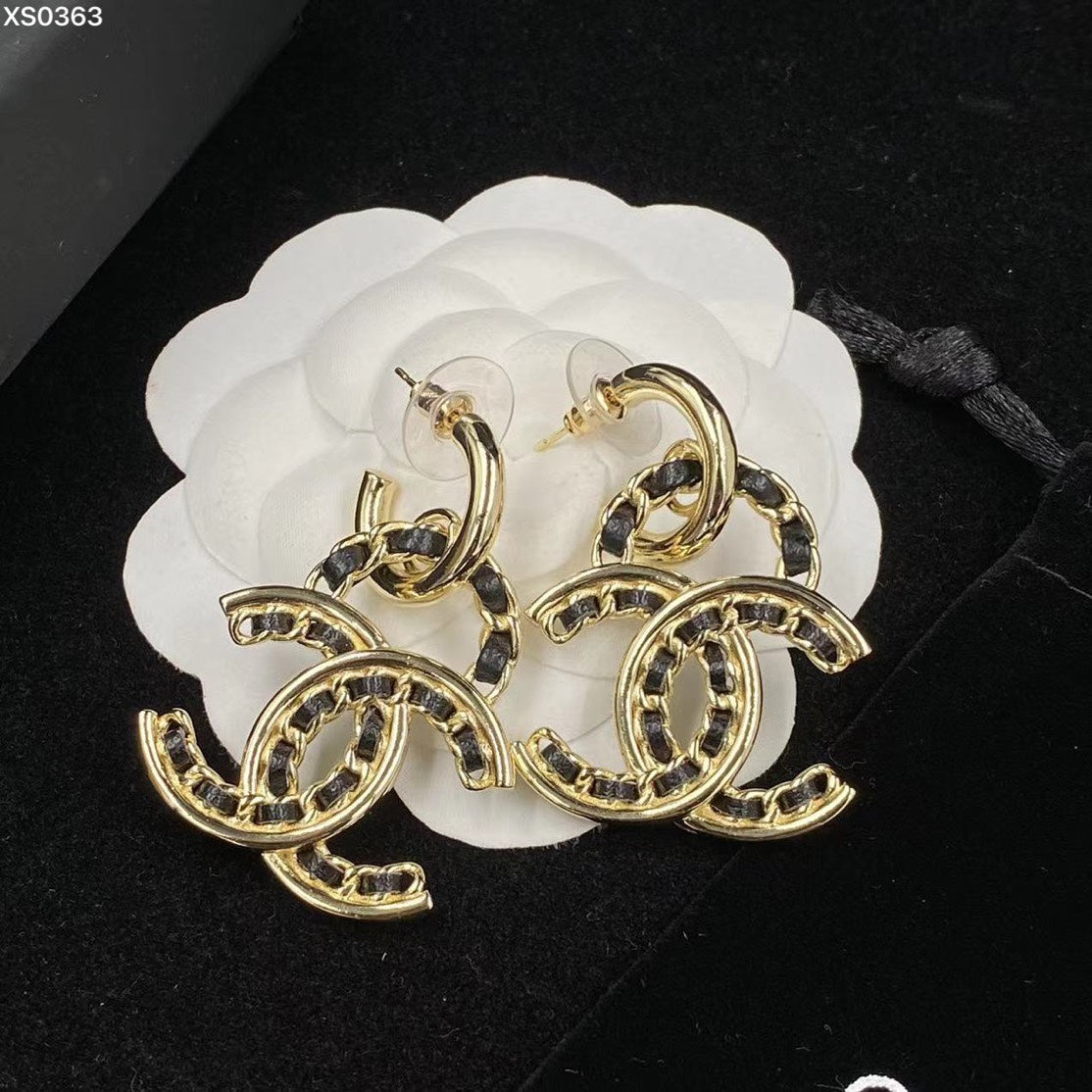14C486EDE Stylish Earrings