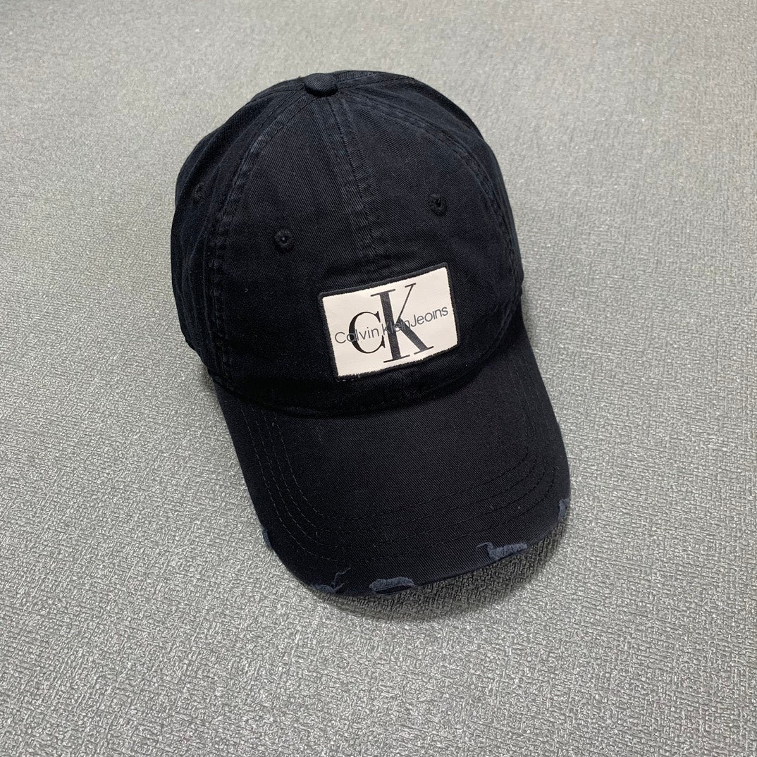 125ZA496MDE Stylish hats