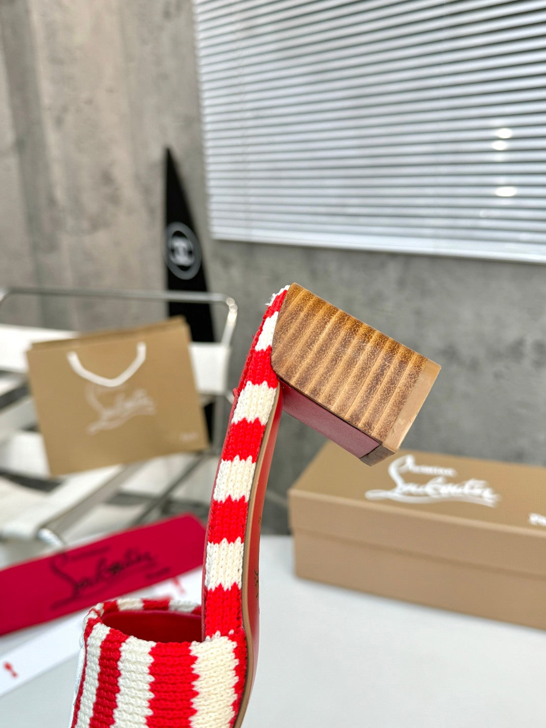 JXA9ZDE Stylish leather + knitted heels