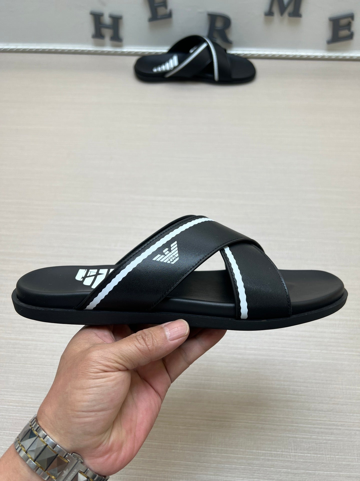 54A102ZDE Stylish slippers