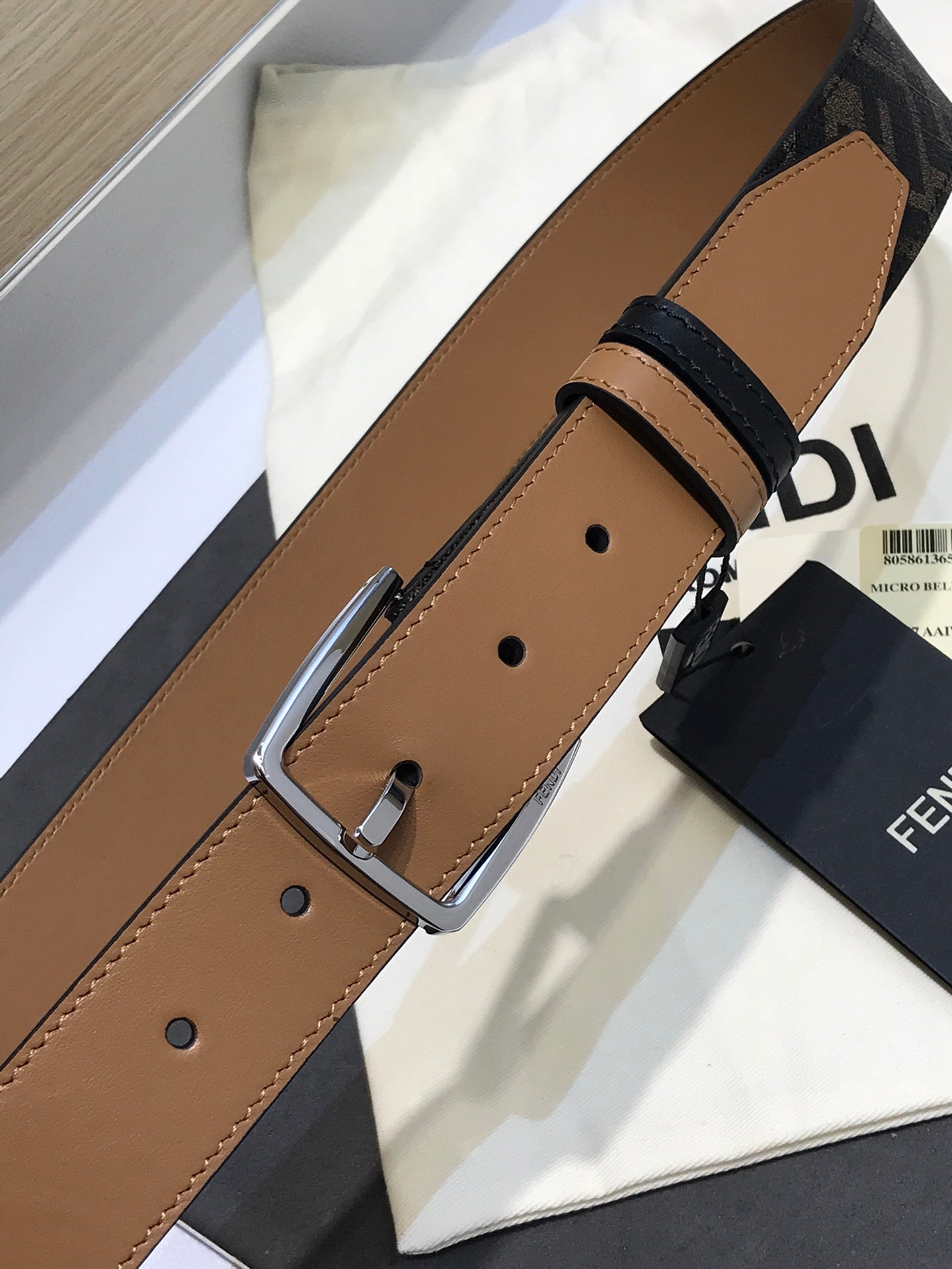 14F79PDE Stylish  High quality belt With full package