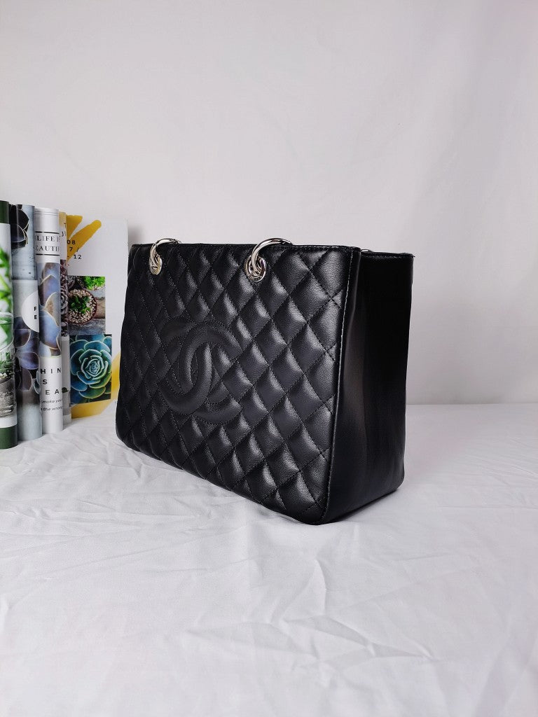 4XC20BDE Stylish leather bag 