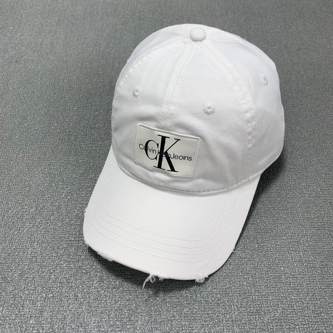 125ZA496MDE Stylish hats