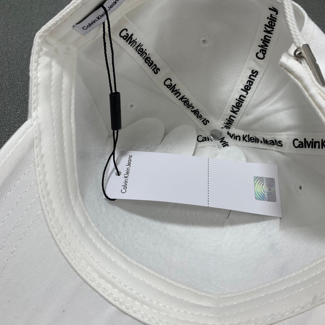 125ZA496MDE Stylish hats