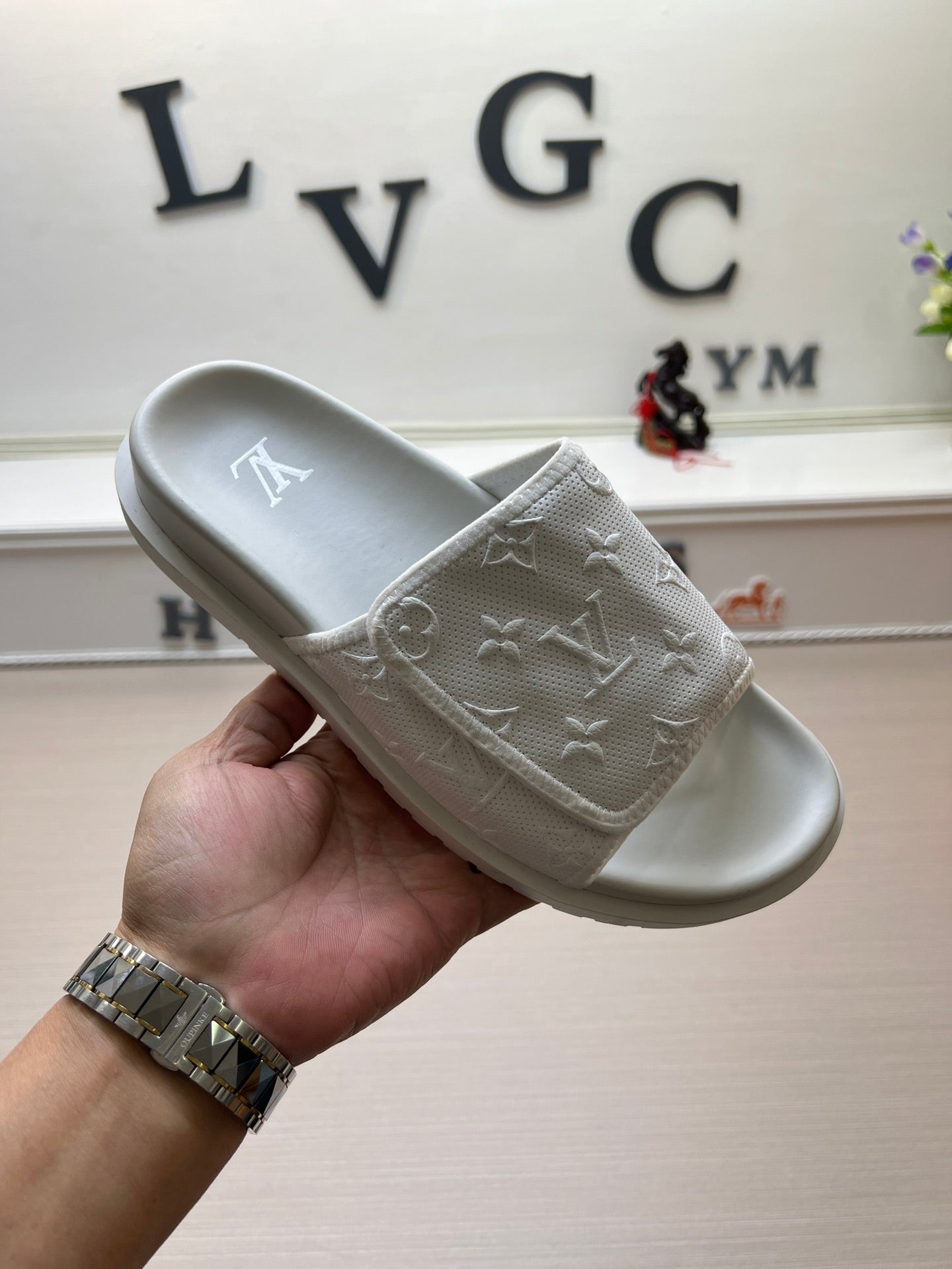 54E112ZDE Stylish slippers