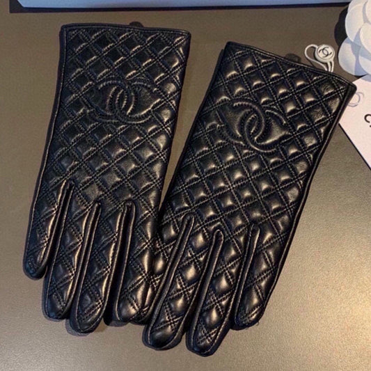 14C35SDE Stylish sheepskin gloves