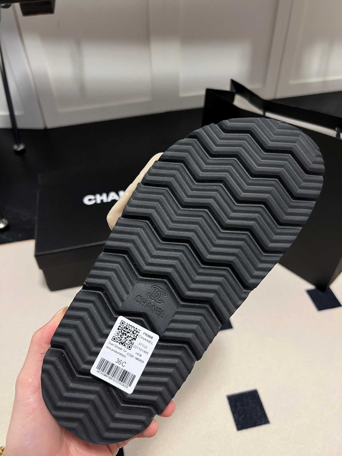 14C94ZDE Stylish Slippers