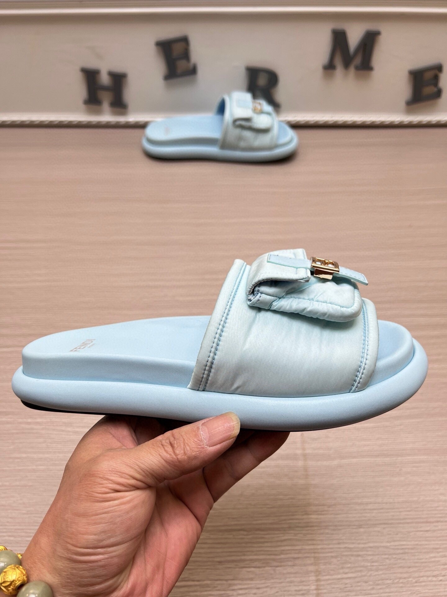 54F125ZDE Stylish slippers