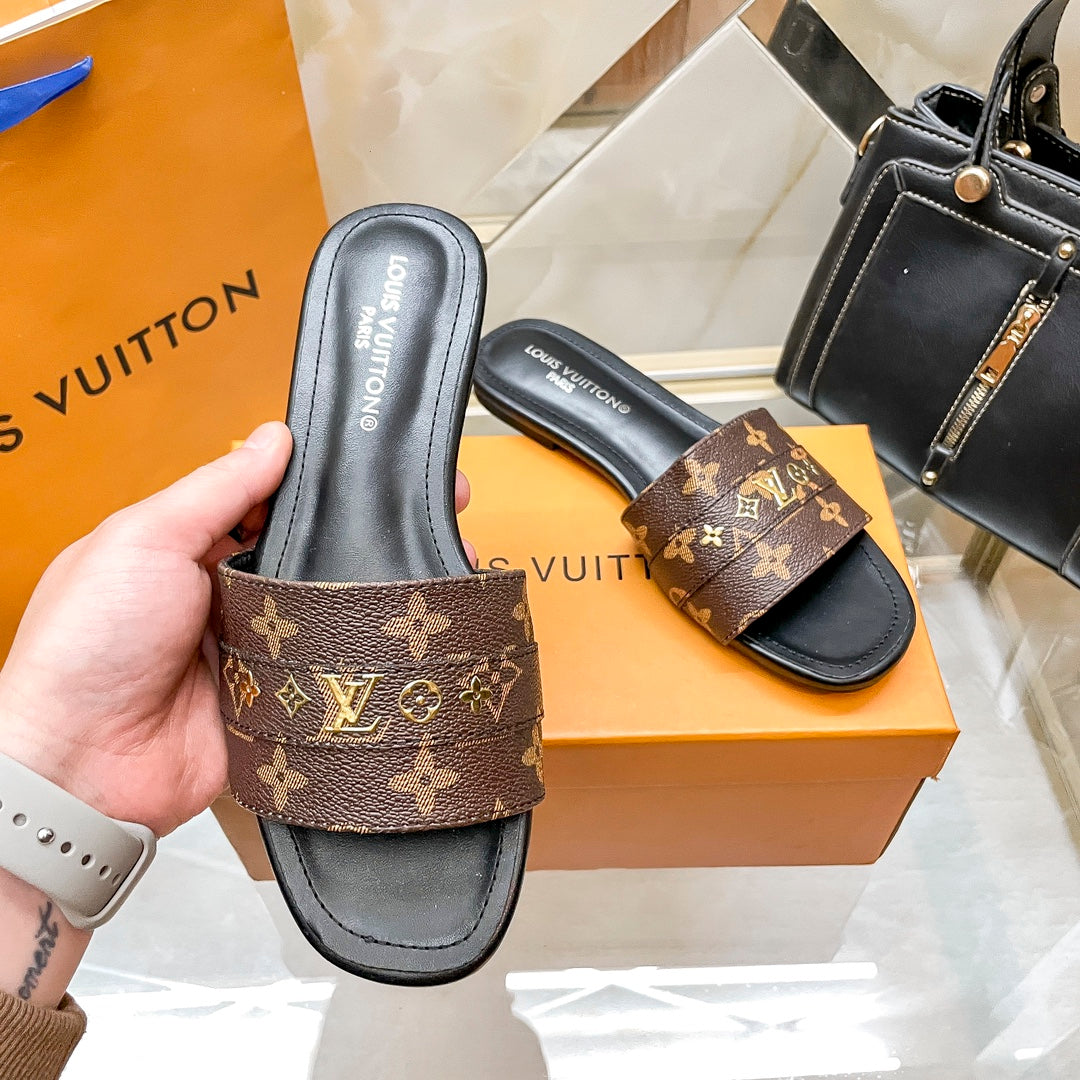 14E96ZDE Stylish Slippers