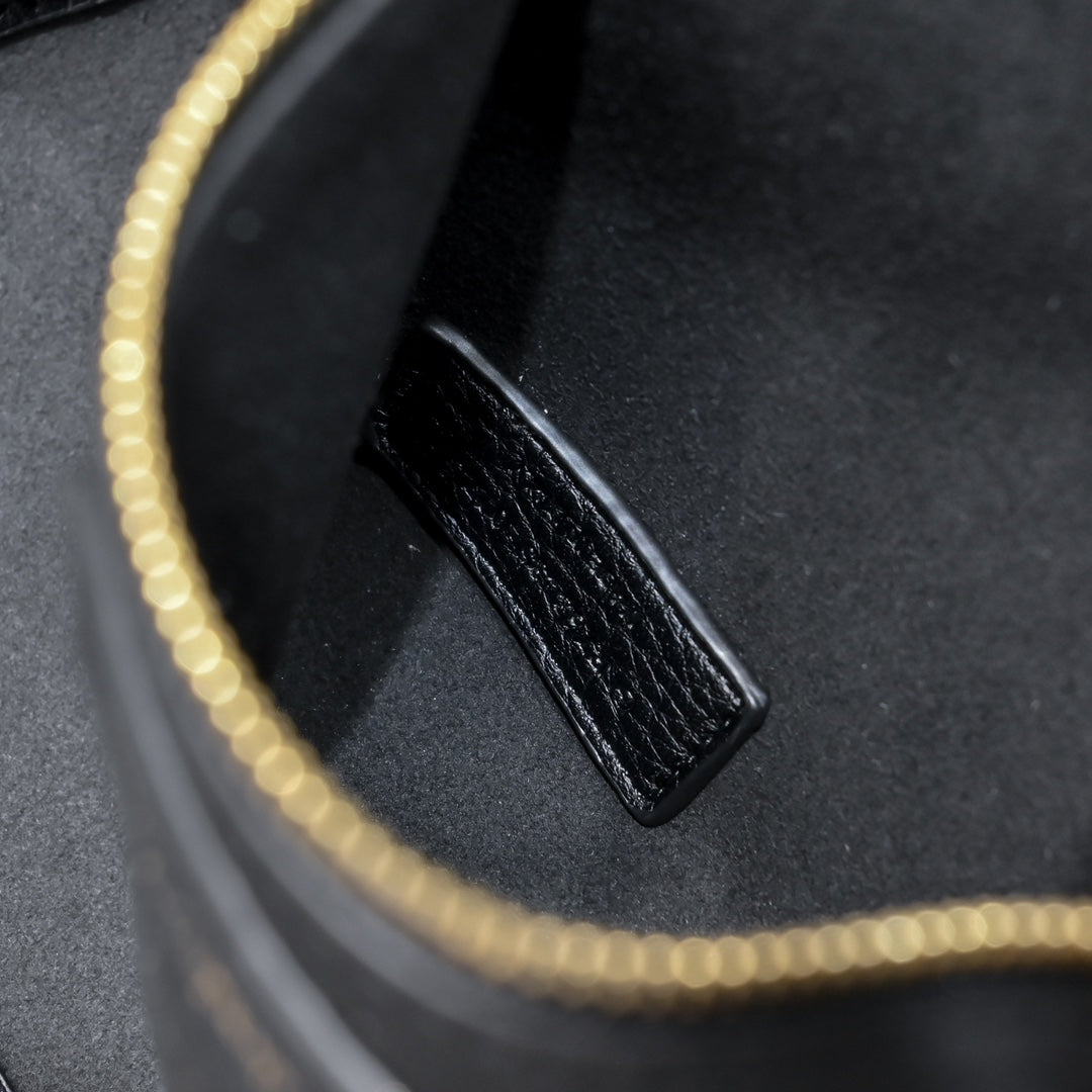 1XSL463BDE Stylish leather bag