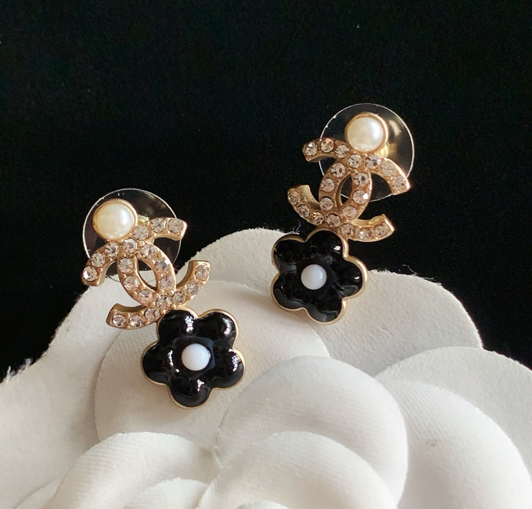 1YC168EDE Stylish Earrings