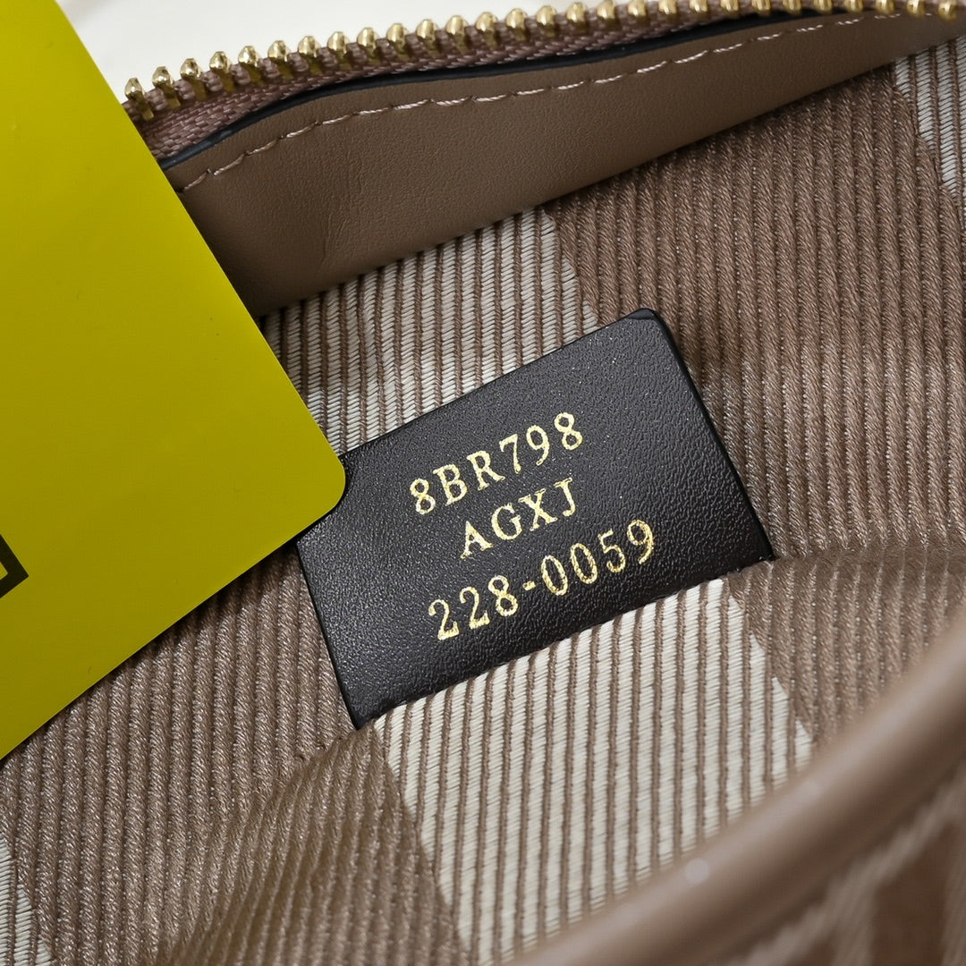 15RF7BDE Stylish  leather bag