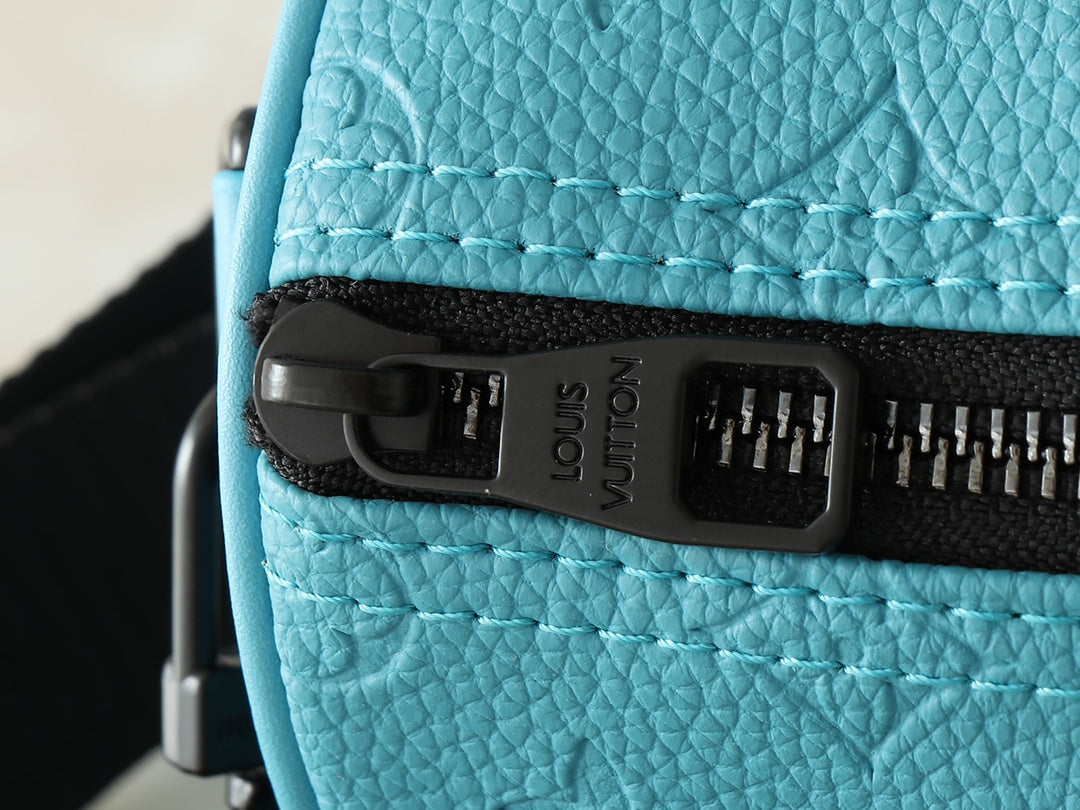 1XE60BDE Stylish leather bag