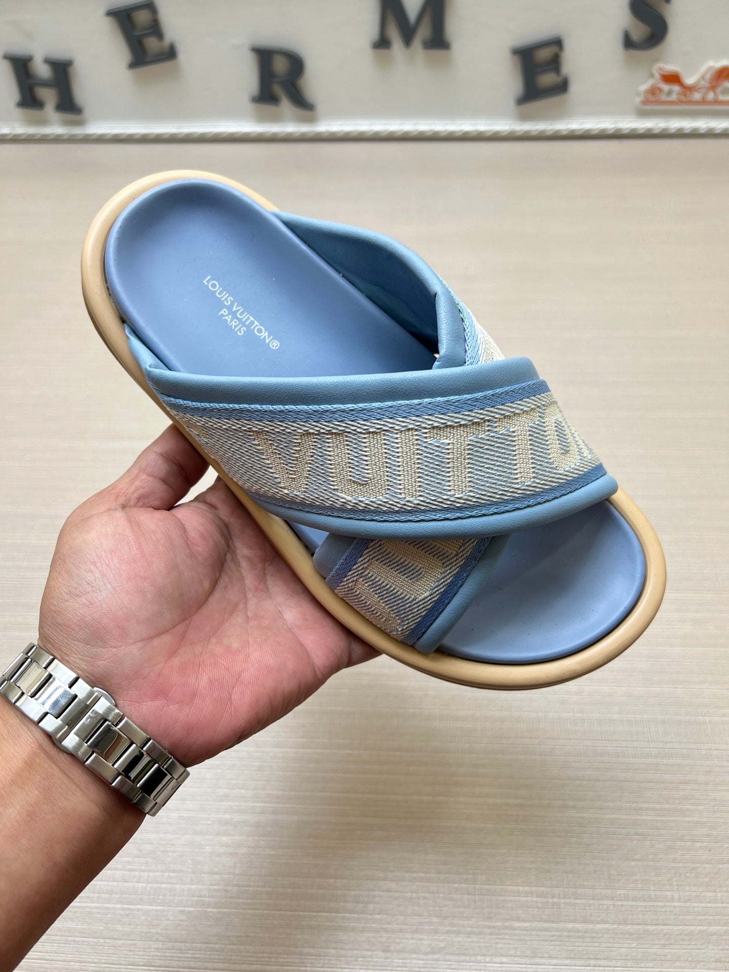 535ZE270ZDE Stylish Slippers