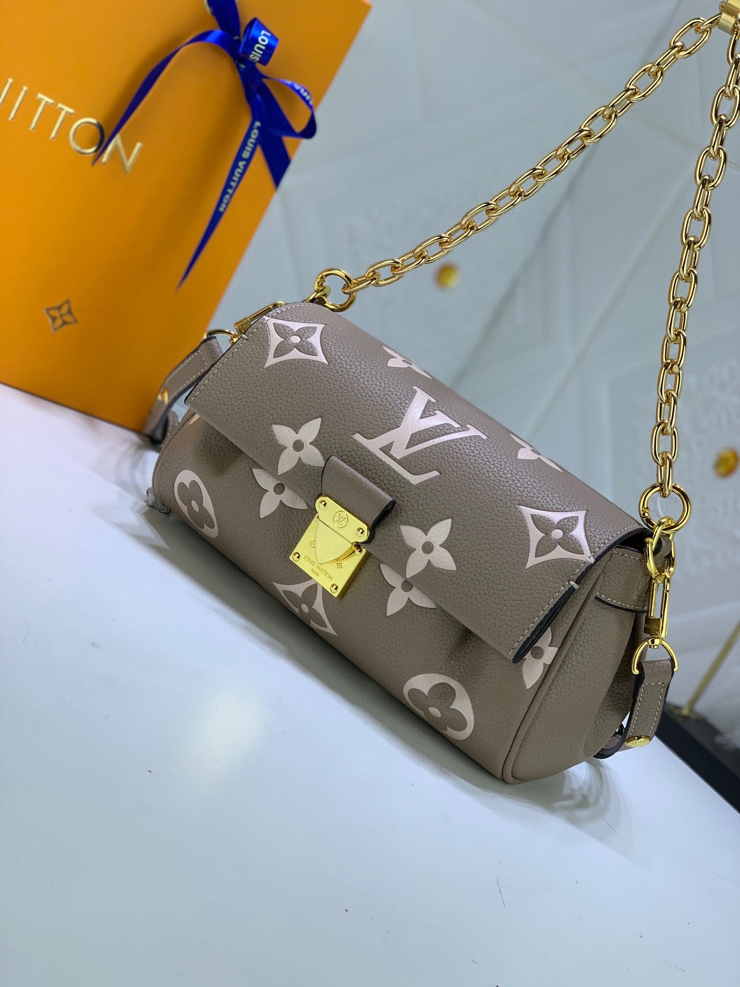 2XR363BDE Stylish leather bag 