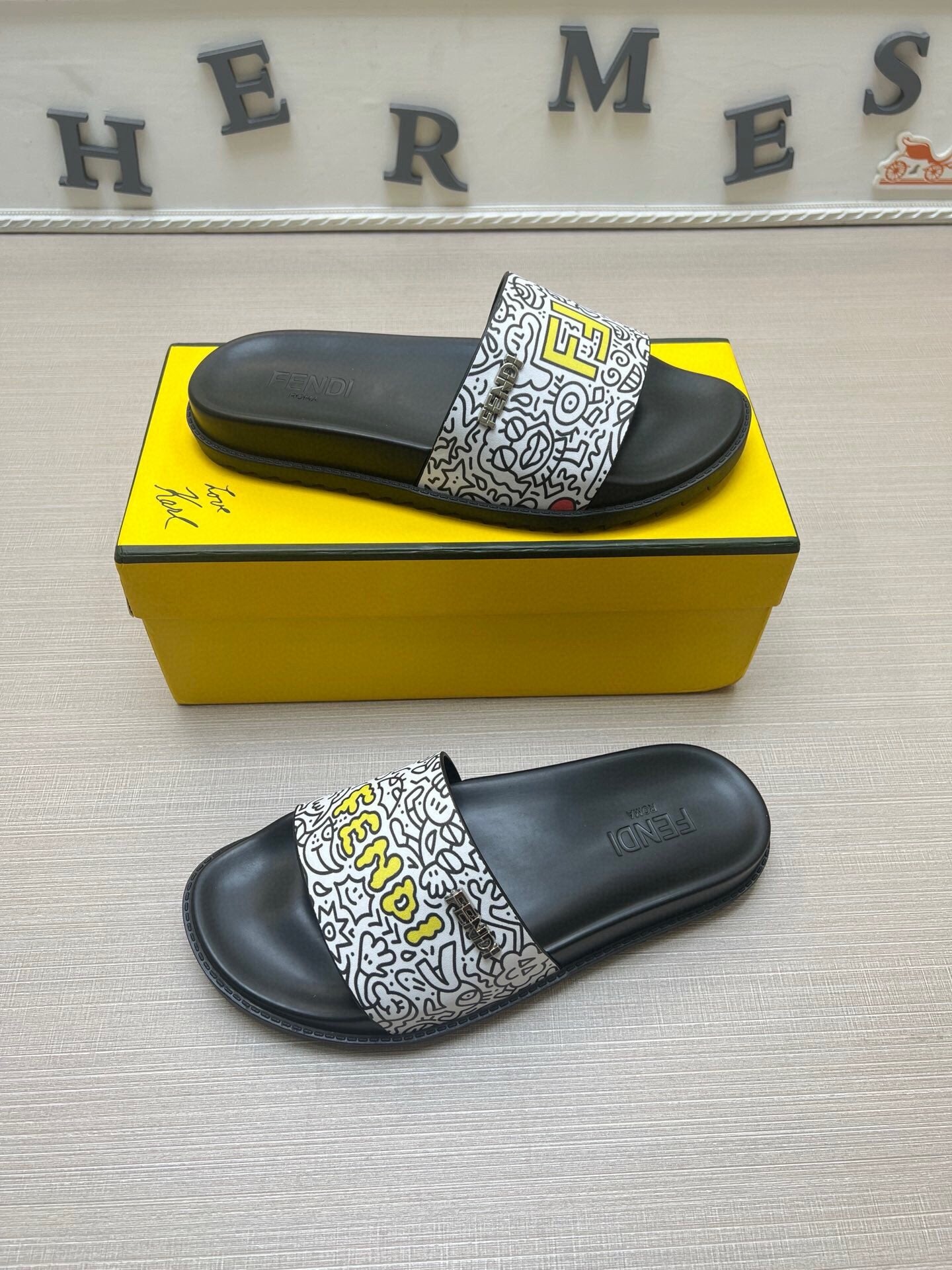 54F15ZDE Stylish slippers