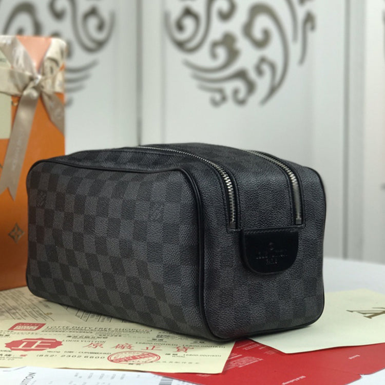 1E870BDE Stylish leather bag 