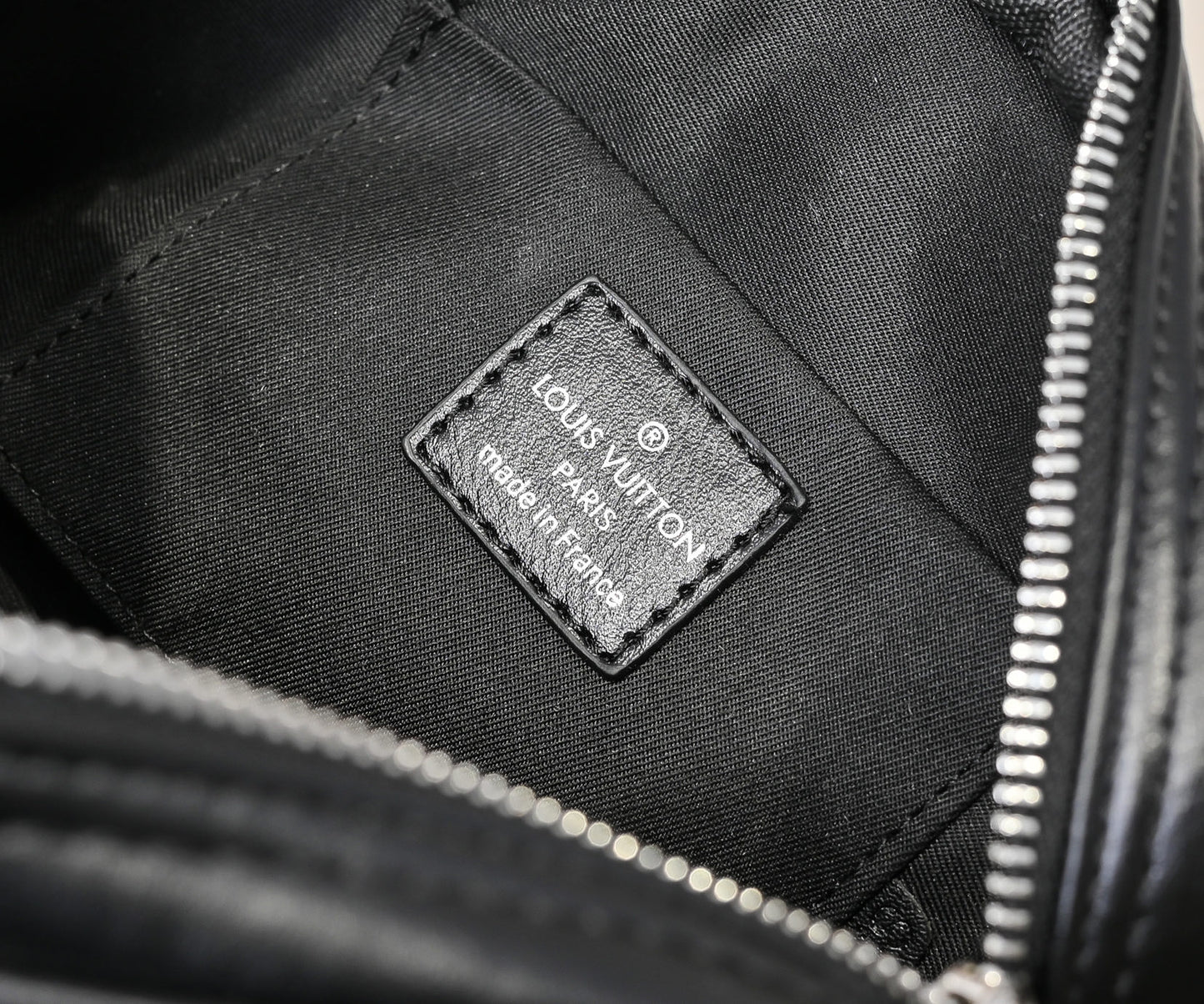 2WE7BDE Stylish leather bag