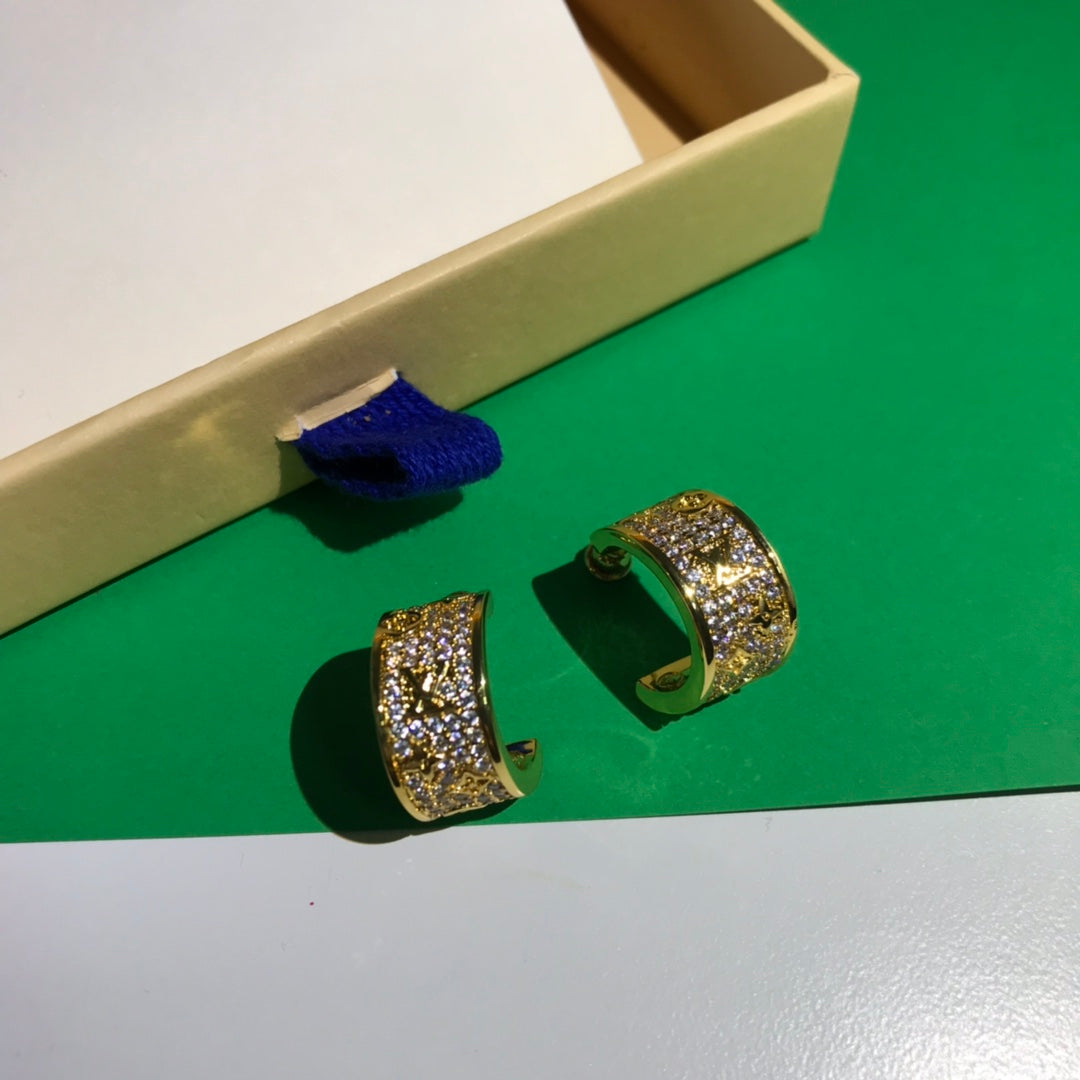 1YE351EDE Stylish Earrings