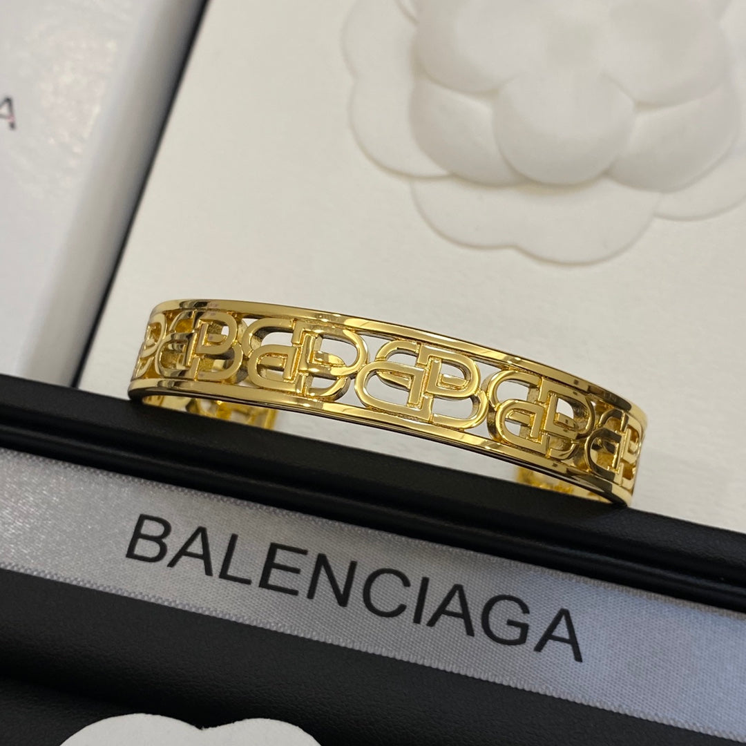 14J986KDE Stylish Bracelets