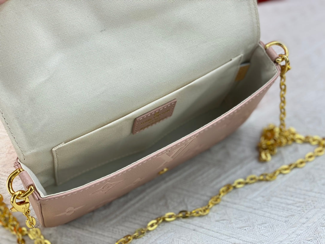 1XE173BDE Stylish leather bag 