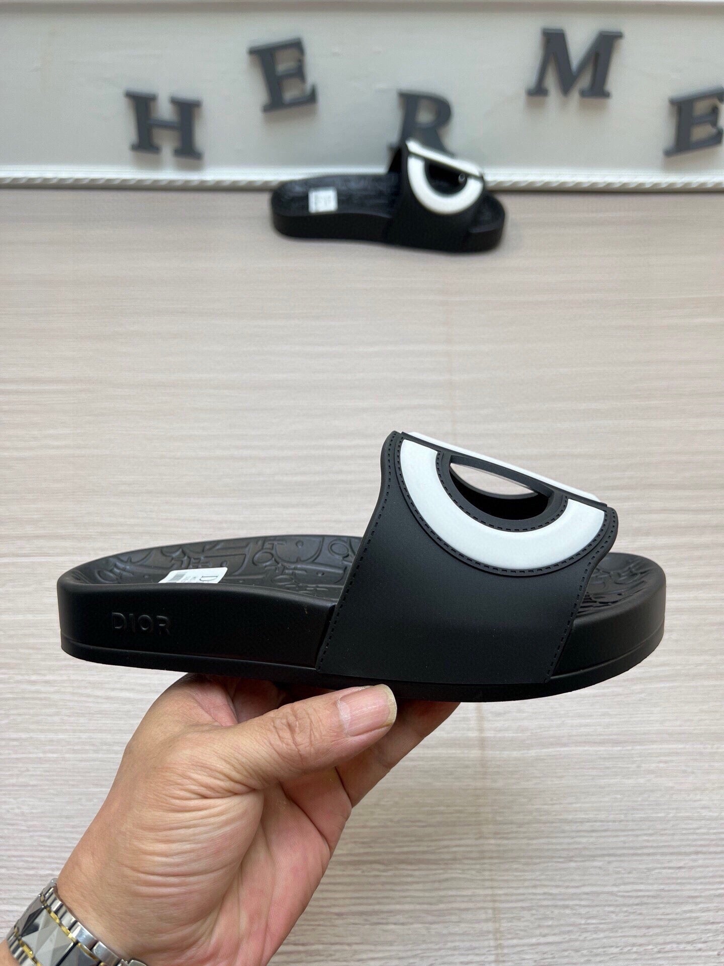 5LD213ZDE Stylish Slippers