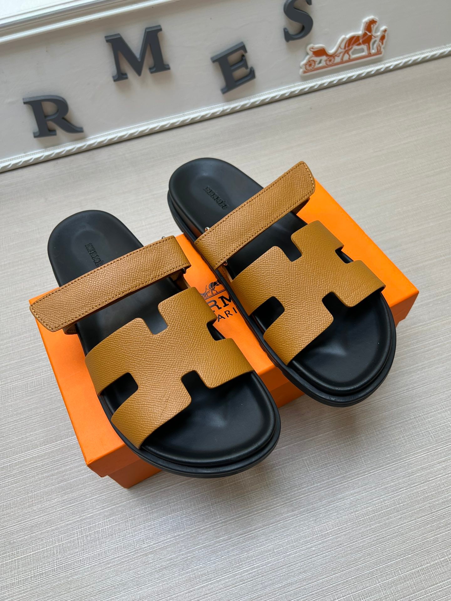 54H1ZDE Stylish slippers