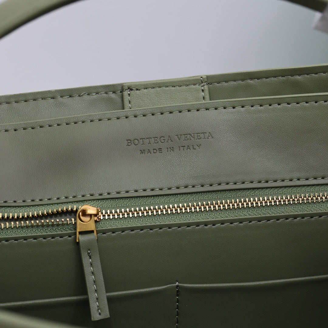 1XA80BDE Stylish leather bag