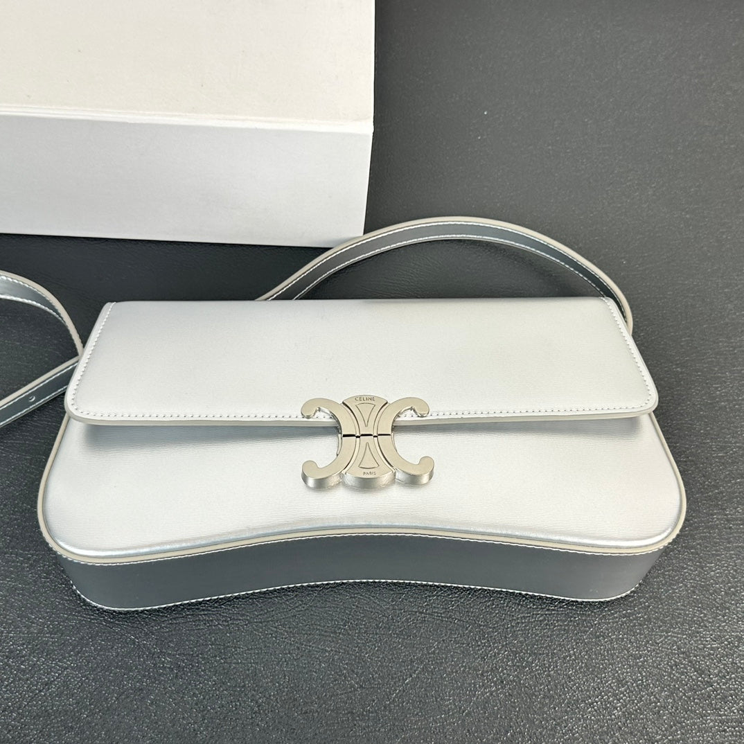 1XE271BDE Stylish leather bag 