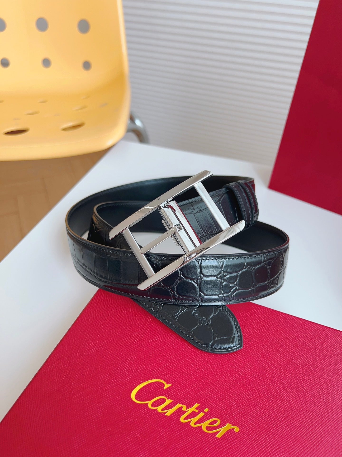 155RK243PDE Stylish  High quality belt With full package