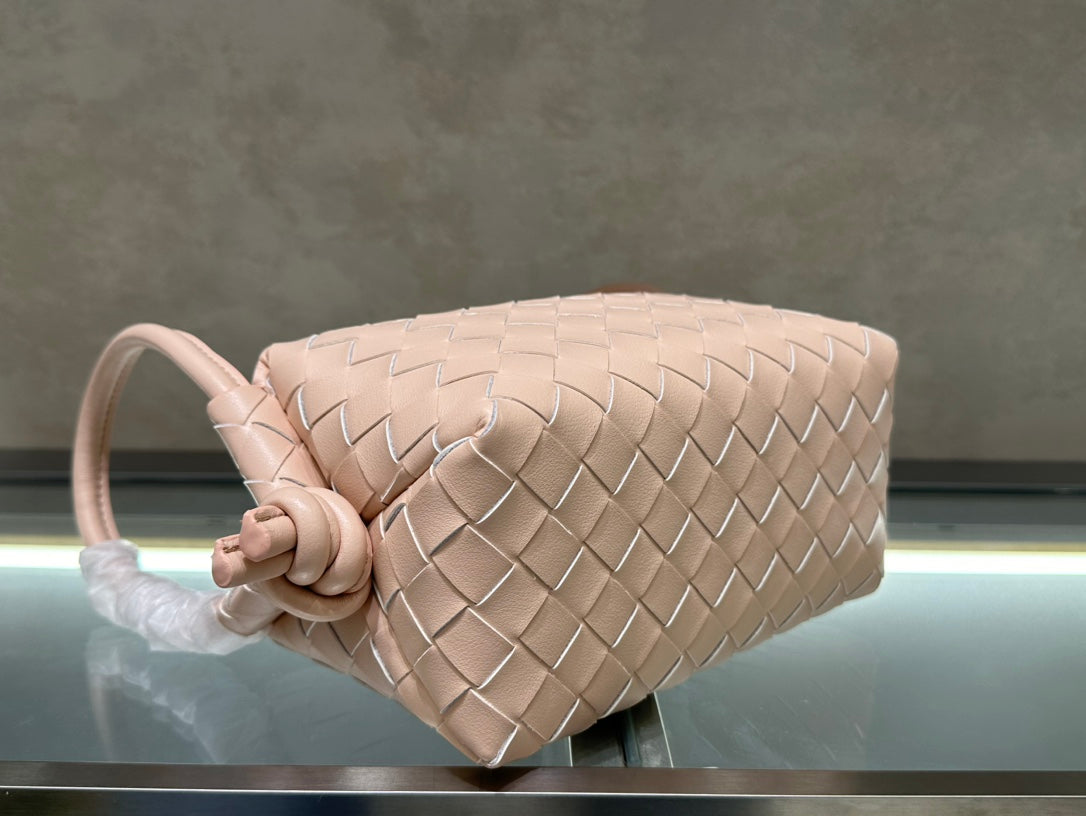 1XA84BDE Stylish leather bag