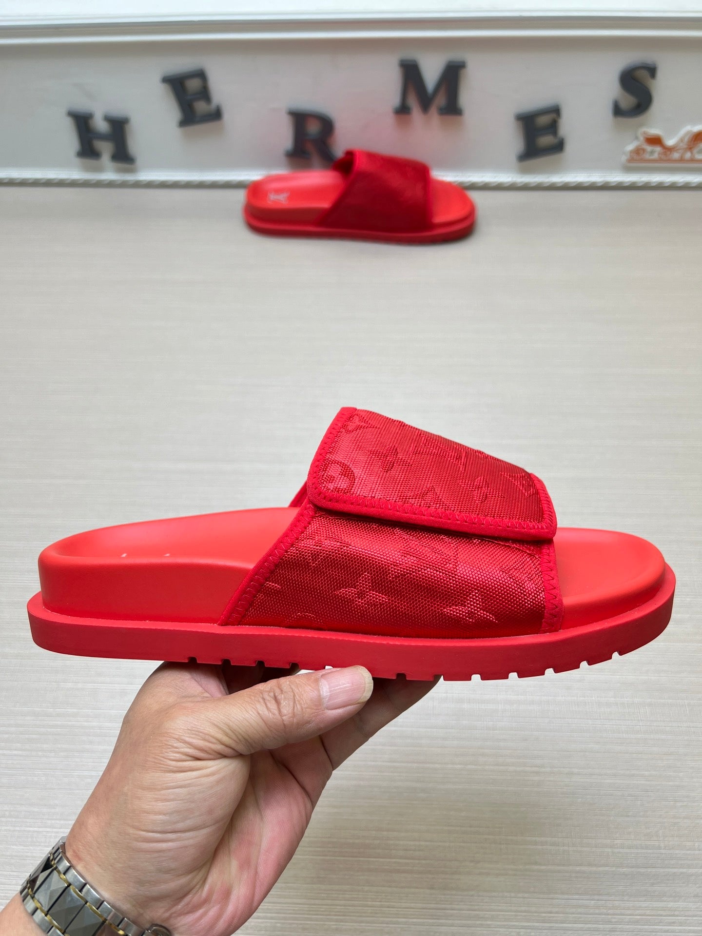 54E14ZDE Stylish slippers