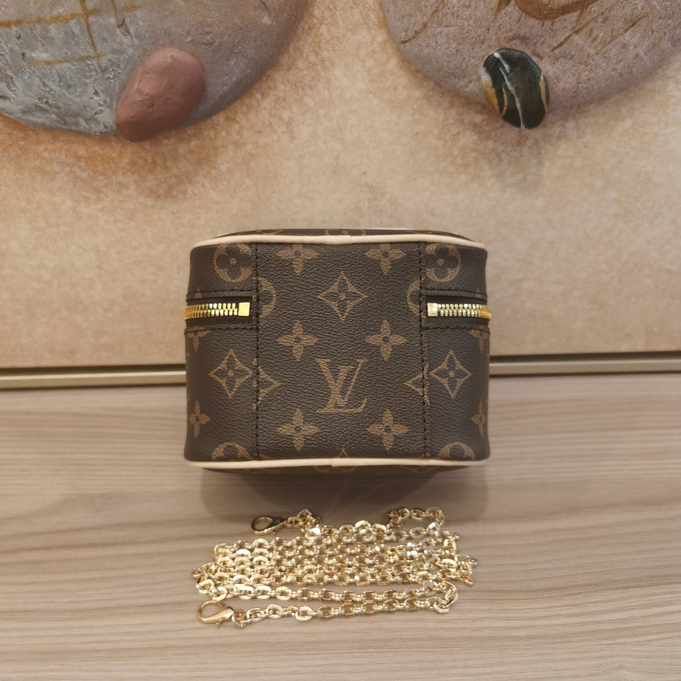 1XE273BDE Stylish leather bag 