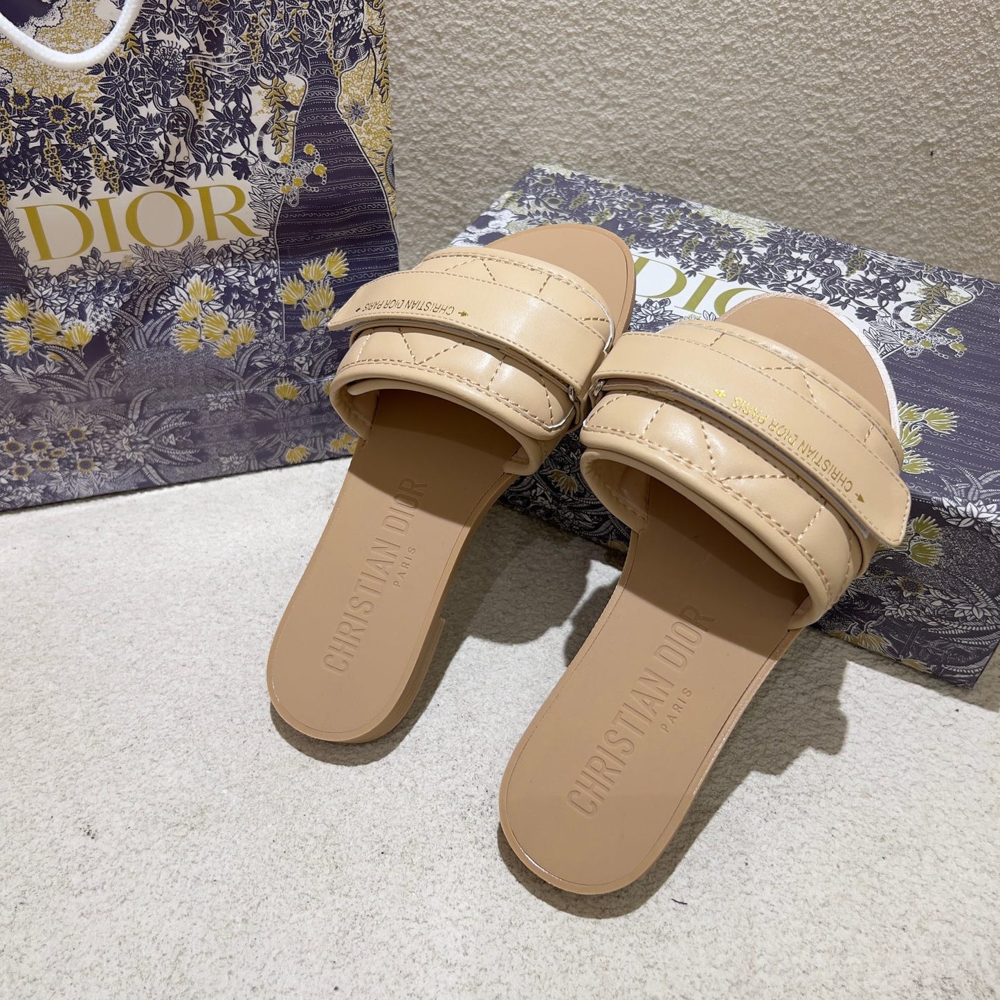 14D79ZDE Stylish Slippers