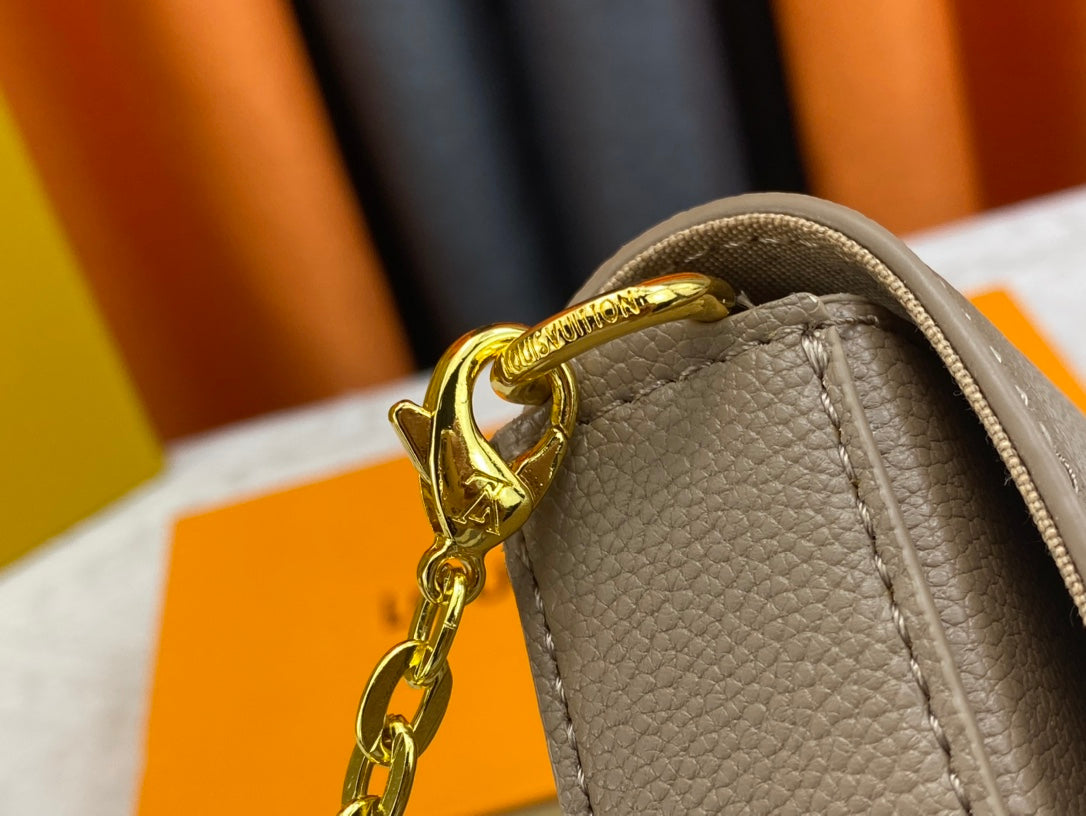 1XE173BDE Stylish leather bag 