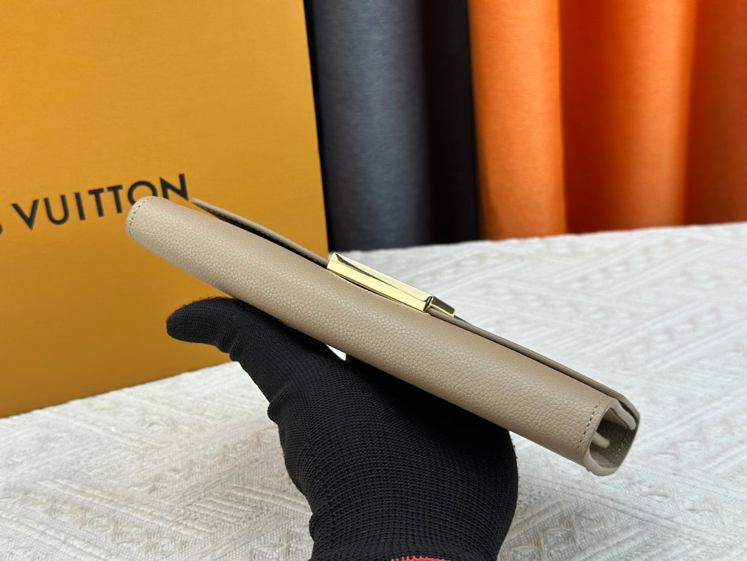 1XE74BDE Stylish leather wallets with package