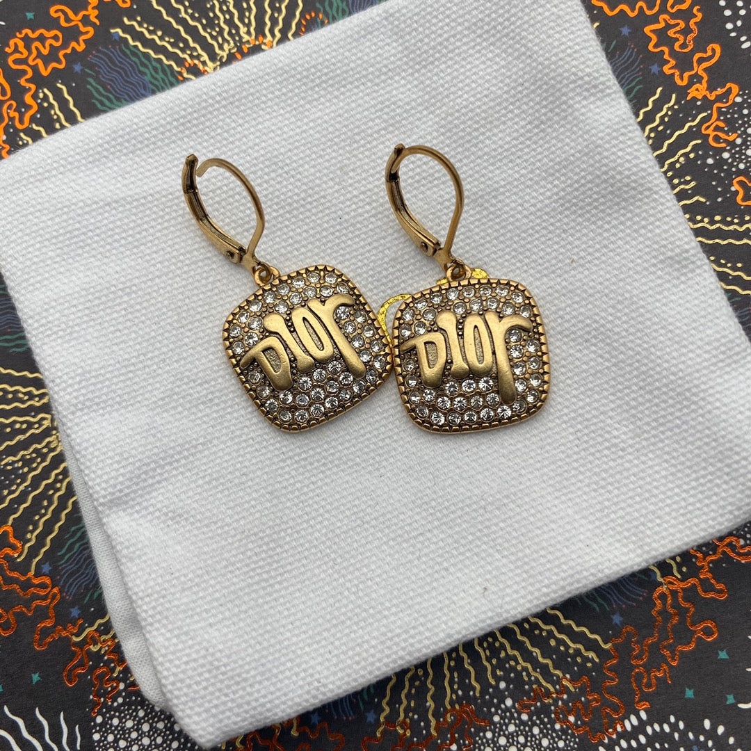 14D415EDE Stylish Earrings