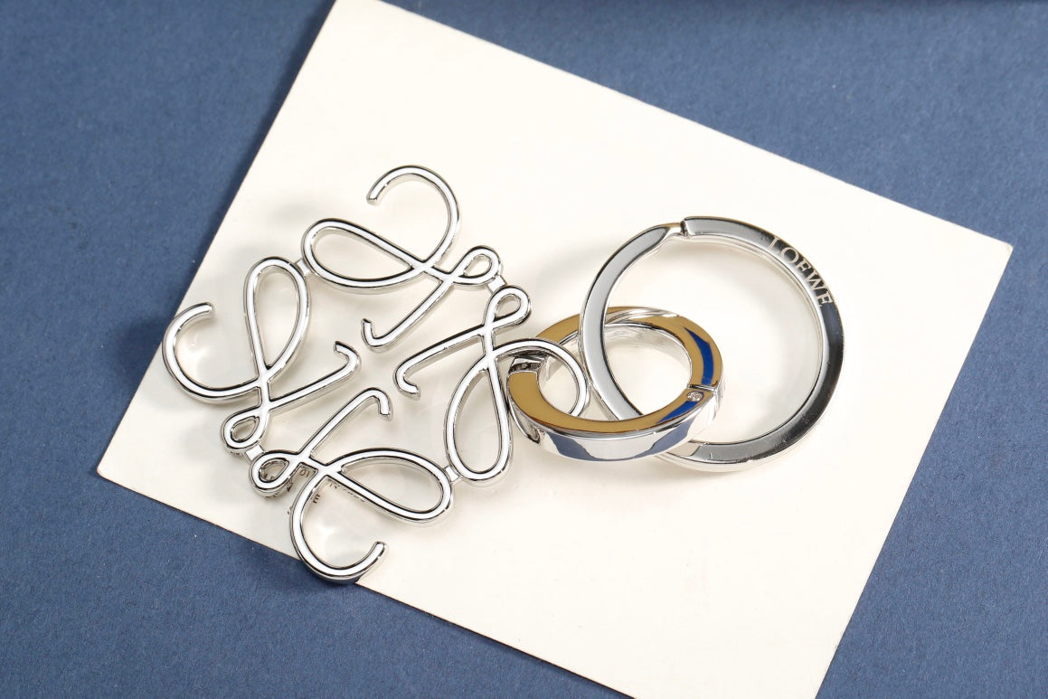 3RA15ADE Stylish key closure