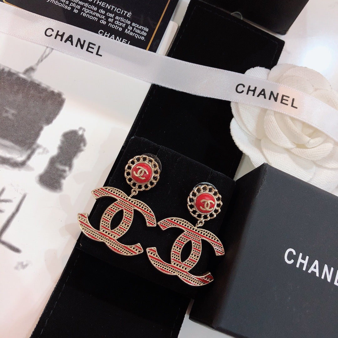 14C84EDE Stylish Earrings