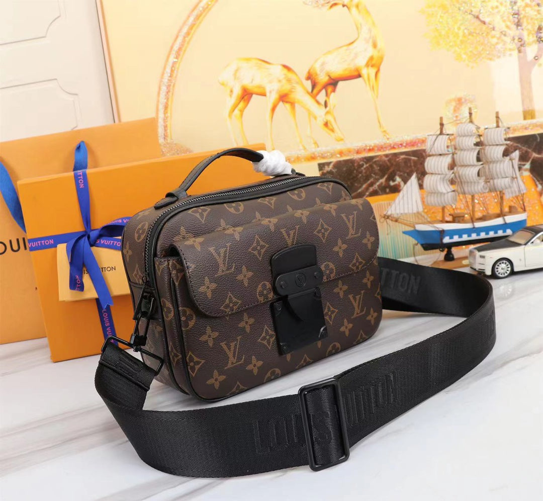 2XE137BDE Stylish leather bag 