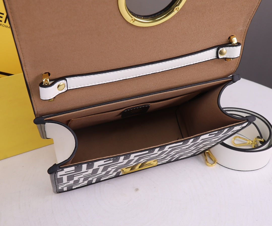 1XF91BDE Stylish leather bag 