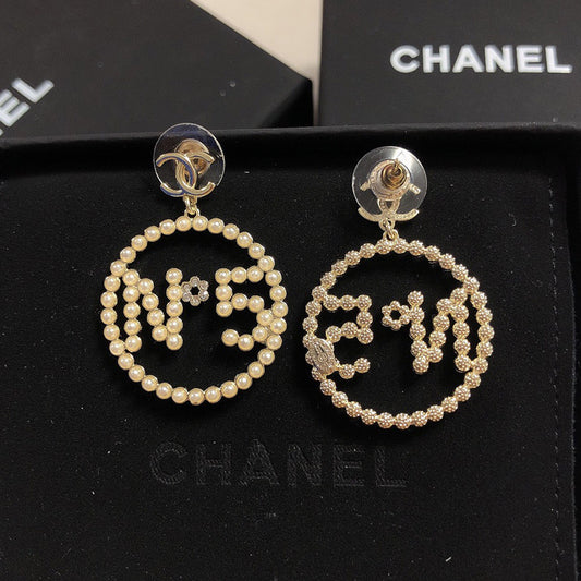 14C39EDE Stylish Earrings