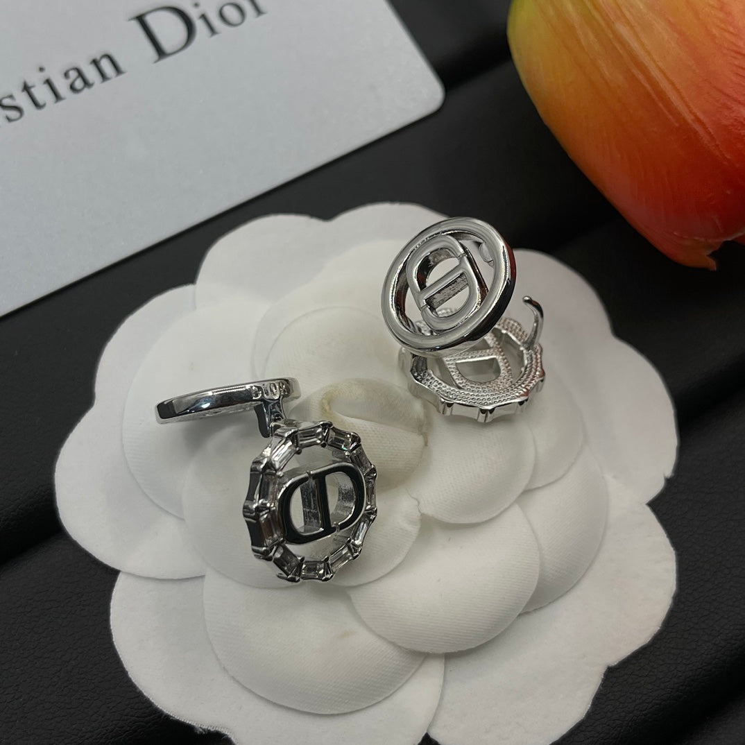14D1061EDE Stylish Earrings