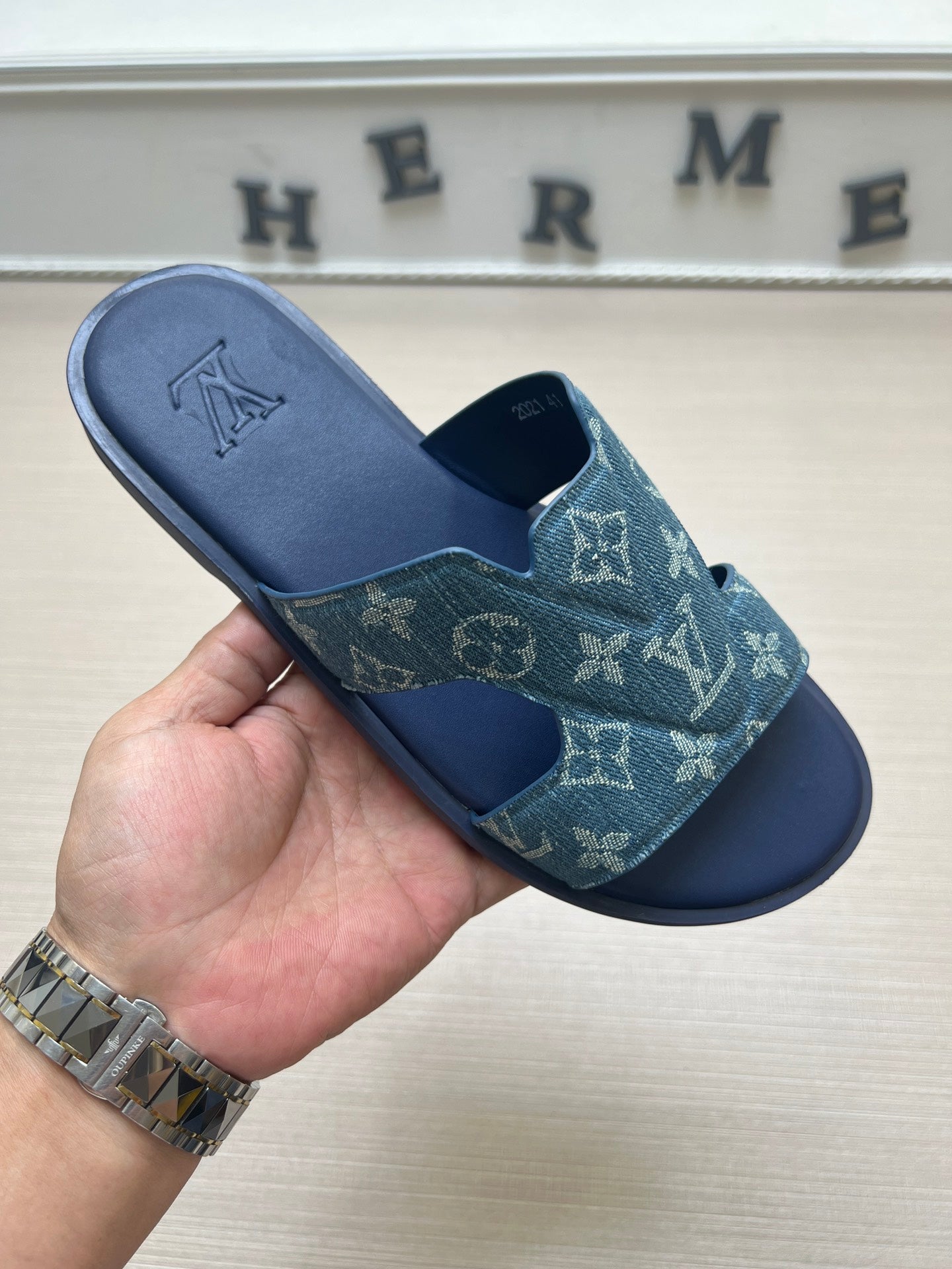 54E22ZDE Stylish slippers