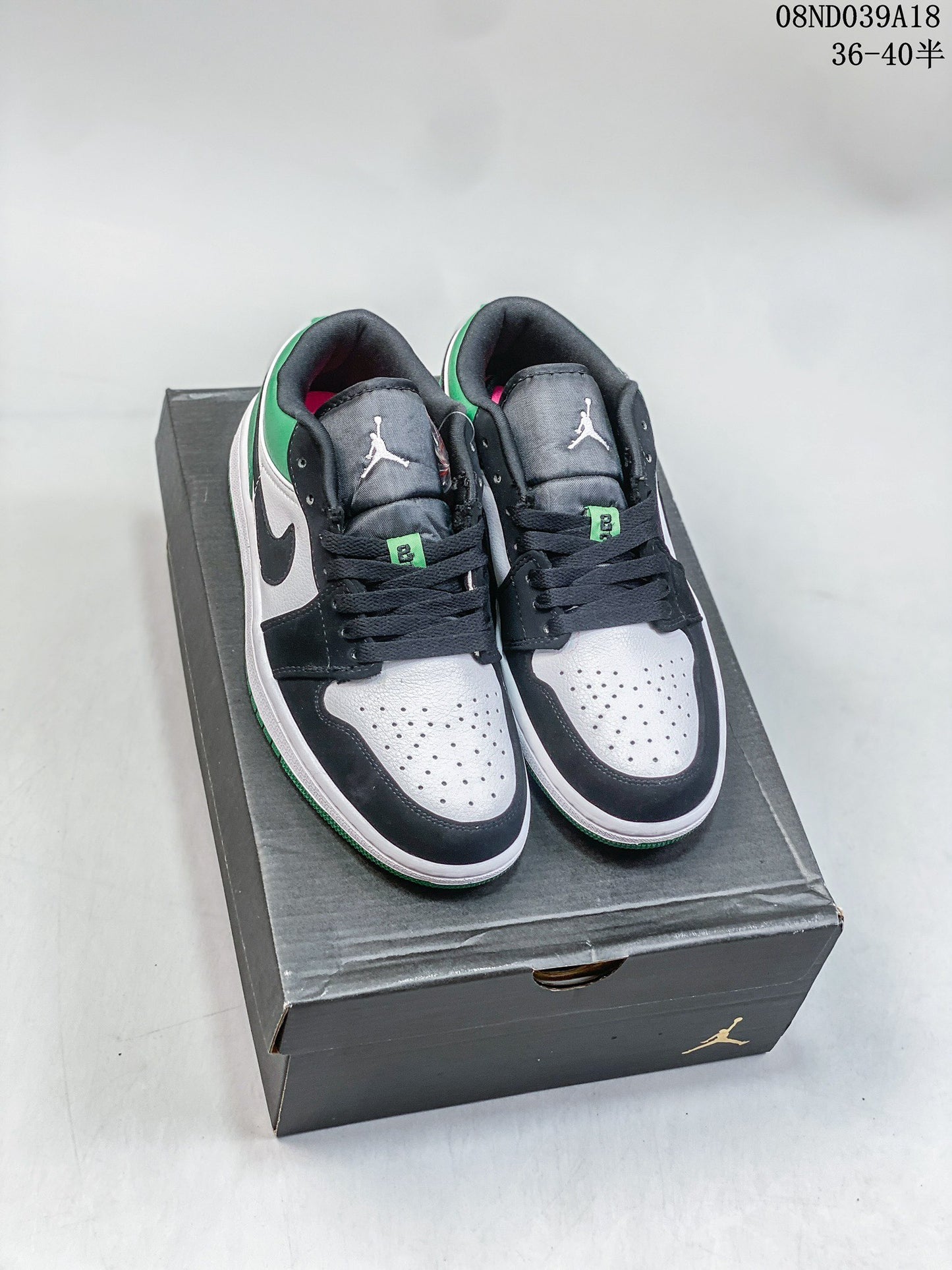 4YN55ZDE Stylish Sneakers (No Box, August-October Big Sale)