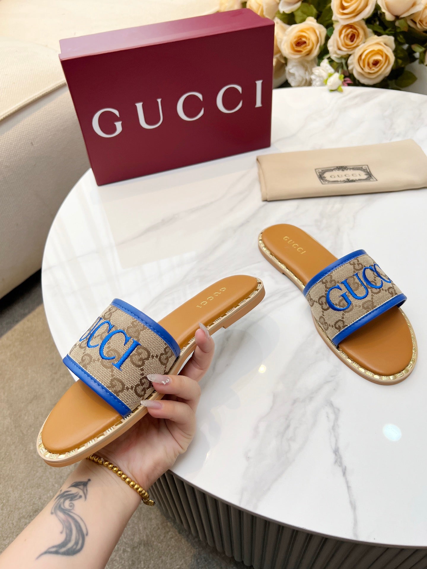 255QB29ZDE Stylish leather Slippers